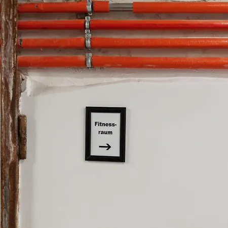 Modern Living - Basf - Ma - Pfalz - 1 Gym 2 Working Spaces