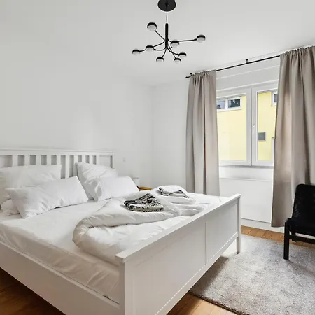 Modern Living - Basf - Ma - Pfalz - 1 Gym 2 Working Spaces Apartment