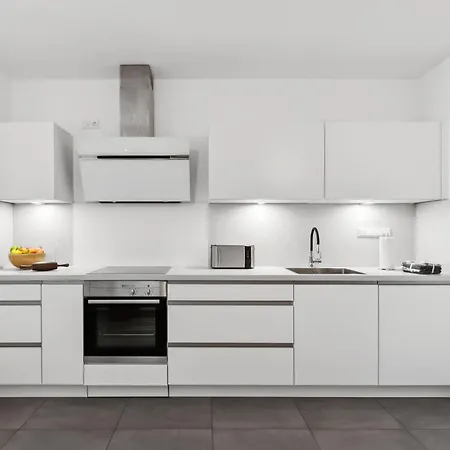 Modern Living - Basf - Ma - Pfalz - 1 Gym 2 Working Spaces