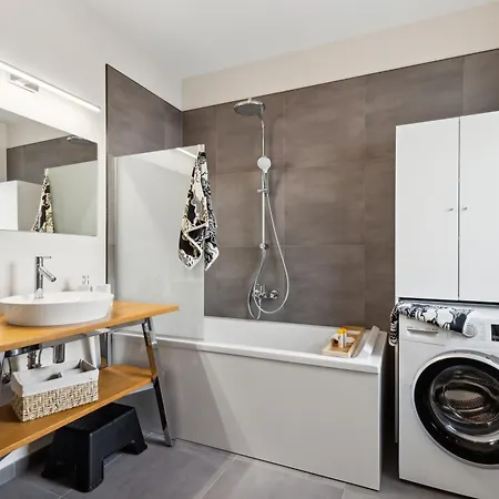 Modern Living - Basf - Ma - Pfalz - 1 Gym 2 Working Spaces