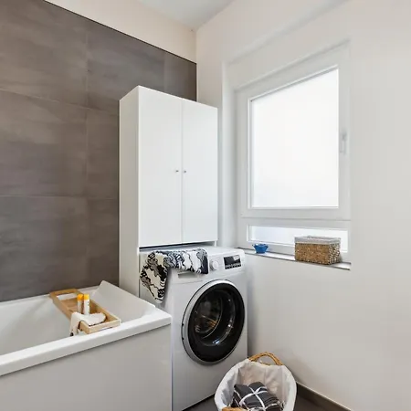 Modern Living - Basf - Ma - Pfalz - 1 Gym 2 Working Spaces *