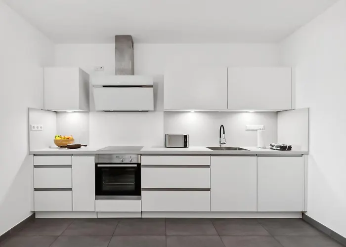 Modern Living - Basf - Ma - Pfalz - 1 Gym 2 Working Spaces