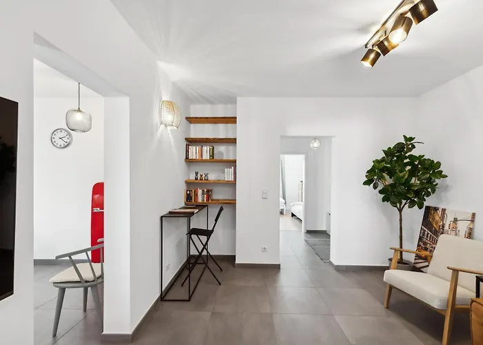 Modern Living - Basf - Ma - Pfalz - 1 Gym 2 Working Spaces